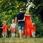 Zabawki sensoryczne dla 3 latka Montessori – Jak wspierać rozwój malucha?